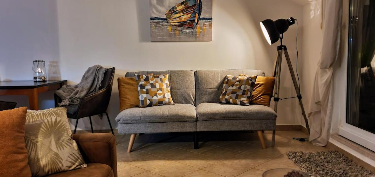 Apartment Kate Слатине Экстерьер фото