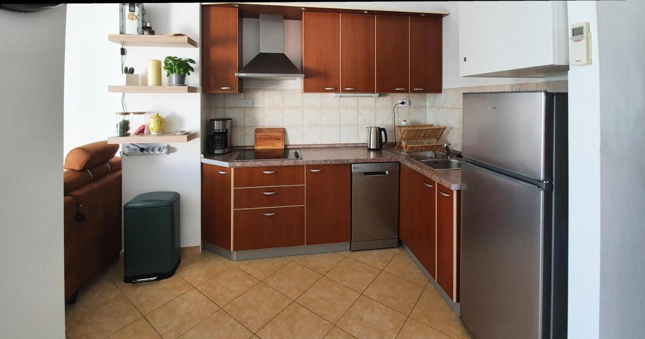Apartment Kate Слатине Экстерьер фото