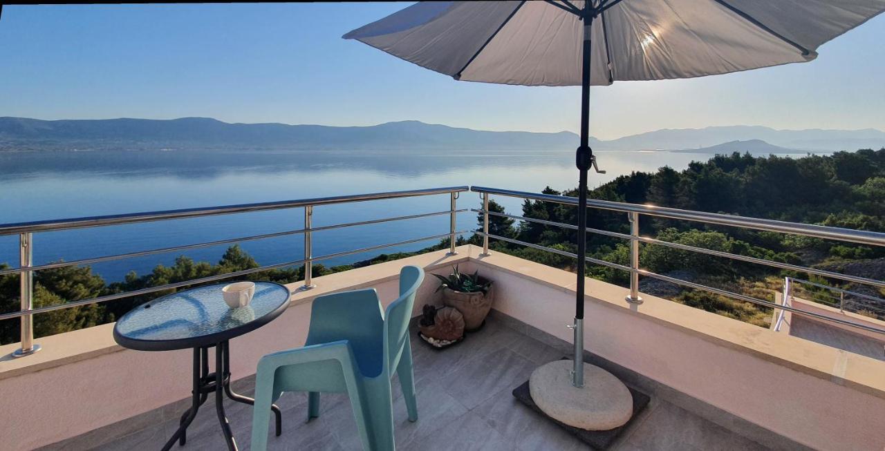 Apartment Kate Слатине Экстерьер фото