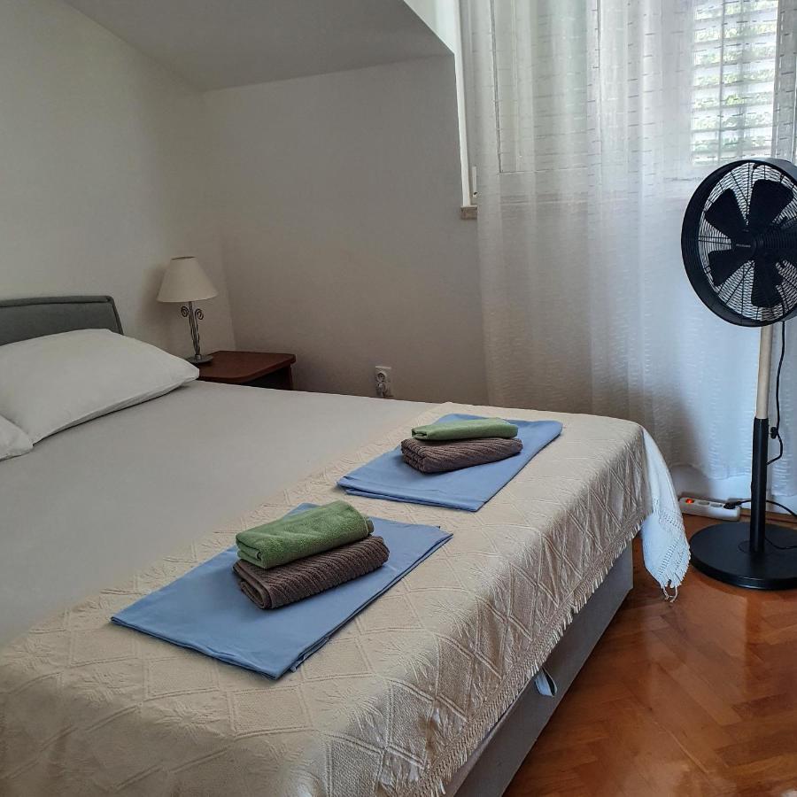 Apartment Kate Слатине Экстерьер фото