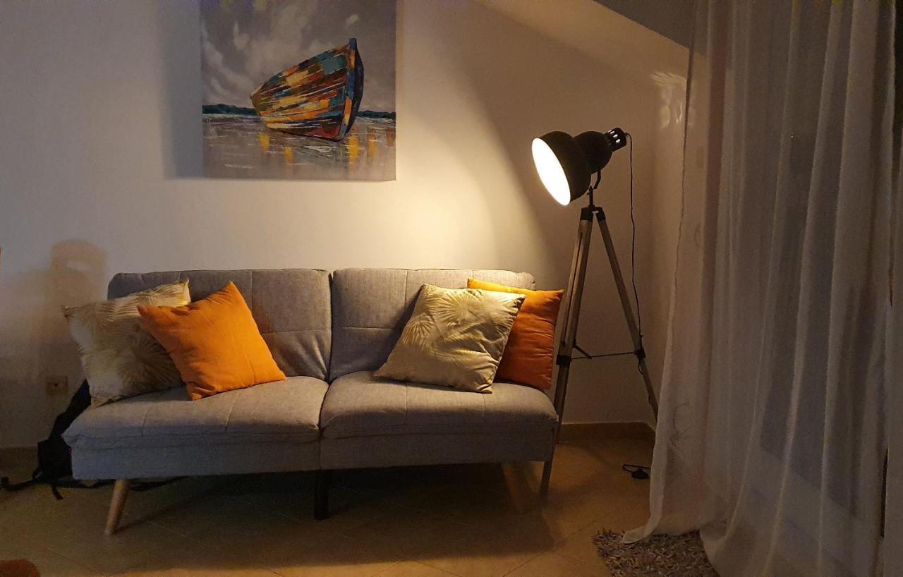 Apartment Kate Слатине Экстерьер фото