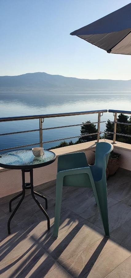 Apartment Kate Слатине Экстерьер фото