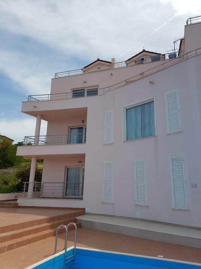 Apartment Kate Слатине Экстерьер фото